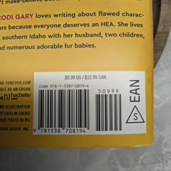 Finding Mr. Purrfect Book - Picture 4 of 5